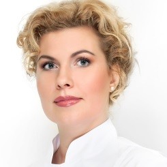 Специалист по аппаратным технологиям омоложения кожи: Гамаюнова Анна Александровна